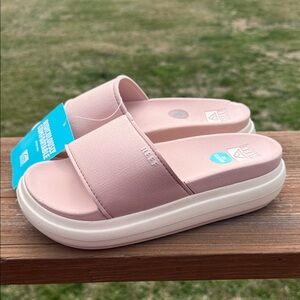 Reef Cushion Bondi Bay Cameo Rose Pink Size 8